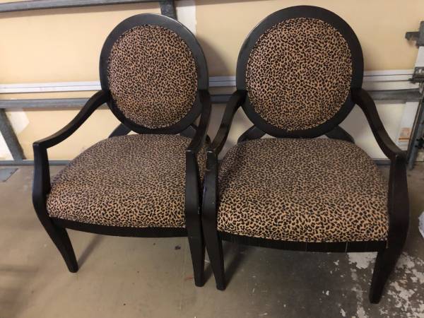 FREE Two Chairs with Animal Print (Debary)