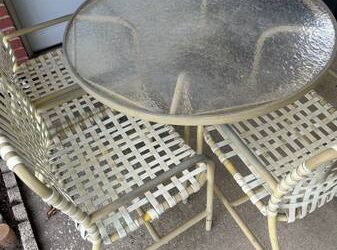 Free Aluminum Patio Set (could recycle) (Town N Country)