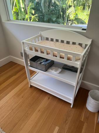 FREE infant changing table (coral gables)
