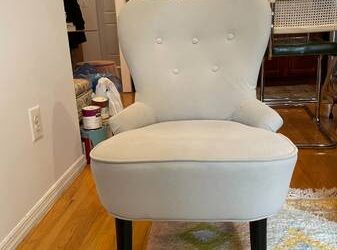 Free Ikea Remsta armchair (Bed-stuy)