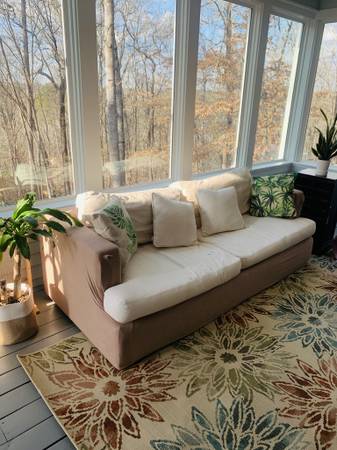 FREE Storehouse Couch Sofa FREE DELIVERY (SANDY SPRINGS) ATLANTA