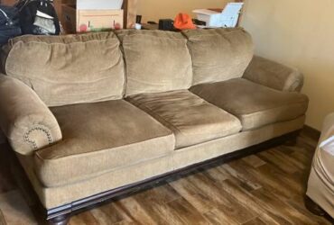 Free couch /Orlando