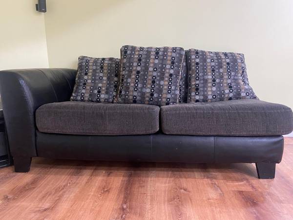 free pickup – 2 couches (Gambrills)