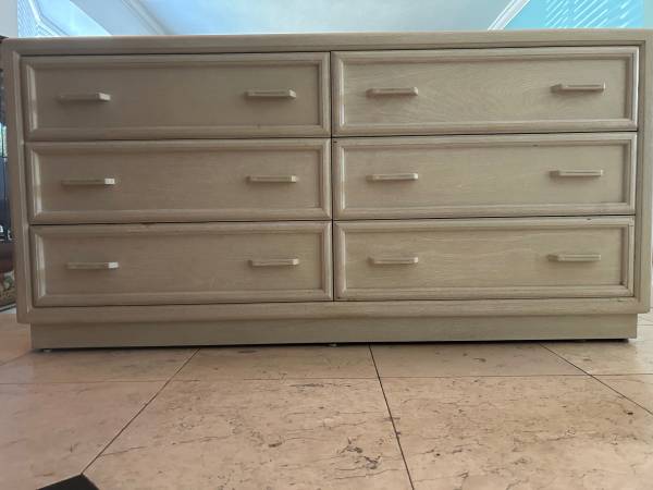 Free dresser and bed night table (Kendall)