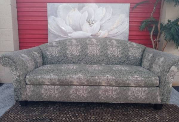 Lexington Sofa (Davie)