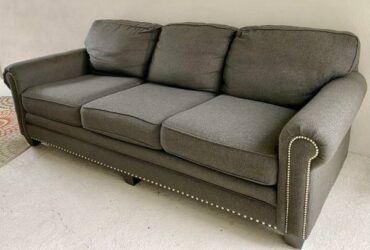 Free fabric couch (Starkey)