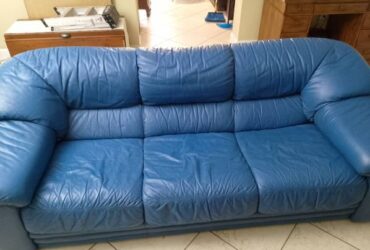 Blue leather couch (Miami)