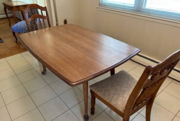 Awesome Table with Folding Flaps and 2 Chairs (Orangeburg, NY)