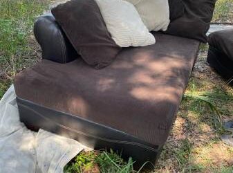 Sectional couch with chaise lounge (St. Petersburg Old Northeast)