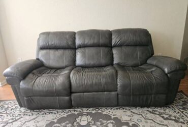 Sofa and love seat (Tampa)
