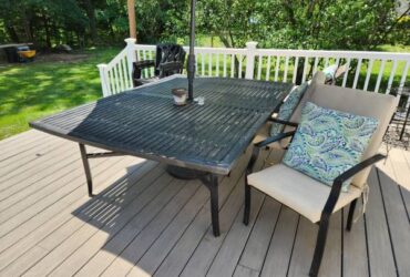Aluminum patio table and 8 chairs