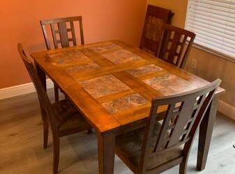 Dining table with 4 chairs + leaf (Orlando)