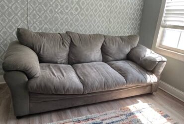 Curb alert – grey 3 seater sofa (TAMPA)