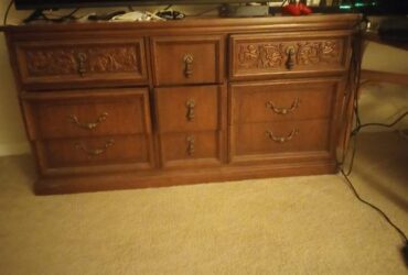 Dresser for FREE (Clearwater)