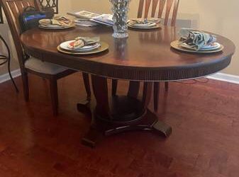 FREE DINING TABE(no chairs) (1187 Chatham Rd Buford, GA 30518 United States)
